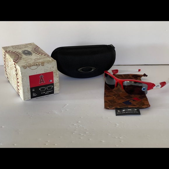 Oakley Sunglasses - Picture 4 of 13